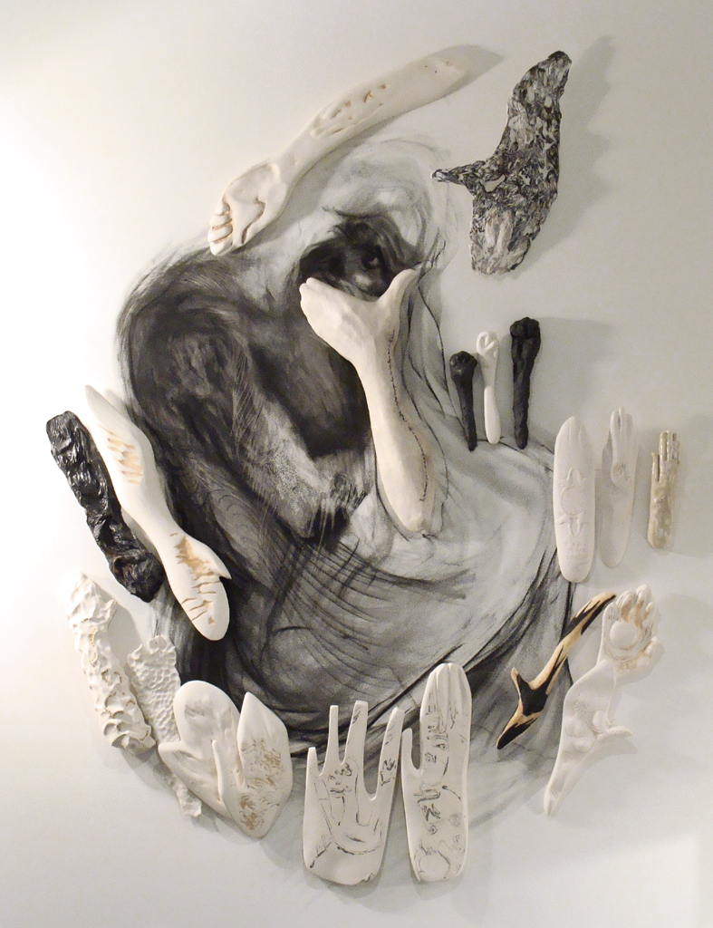 La tempête Dessin mural au fusain, plâtre, faïence, porcelaine oxydée, 200x140cm